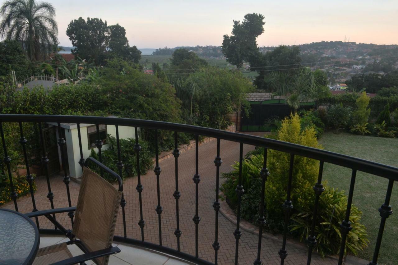 קמפאלה Akasu Bed And Breakfast מראה חיצוני תמונה